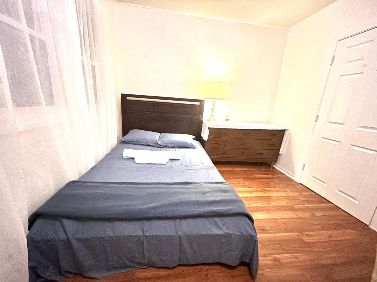 Albert Housing Уиндзор Екстериор снимка