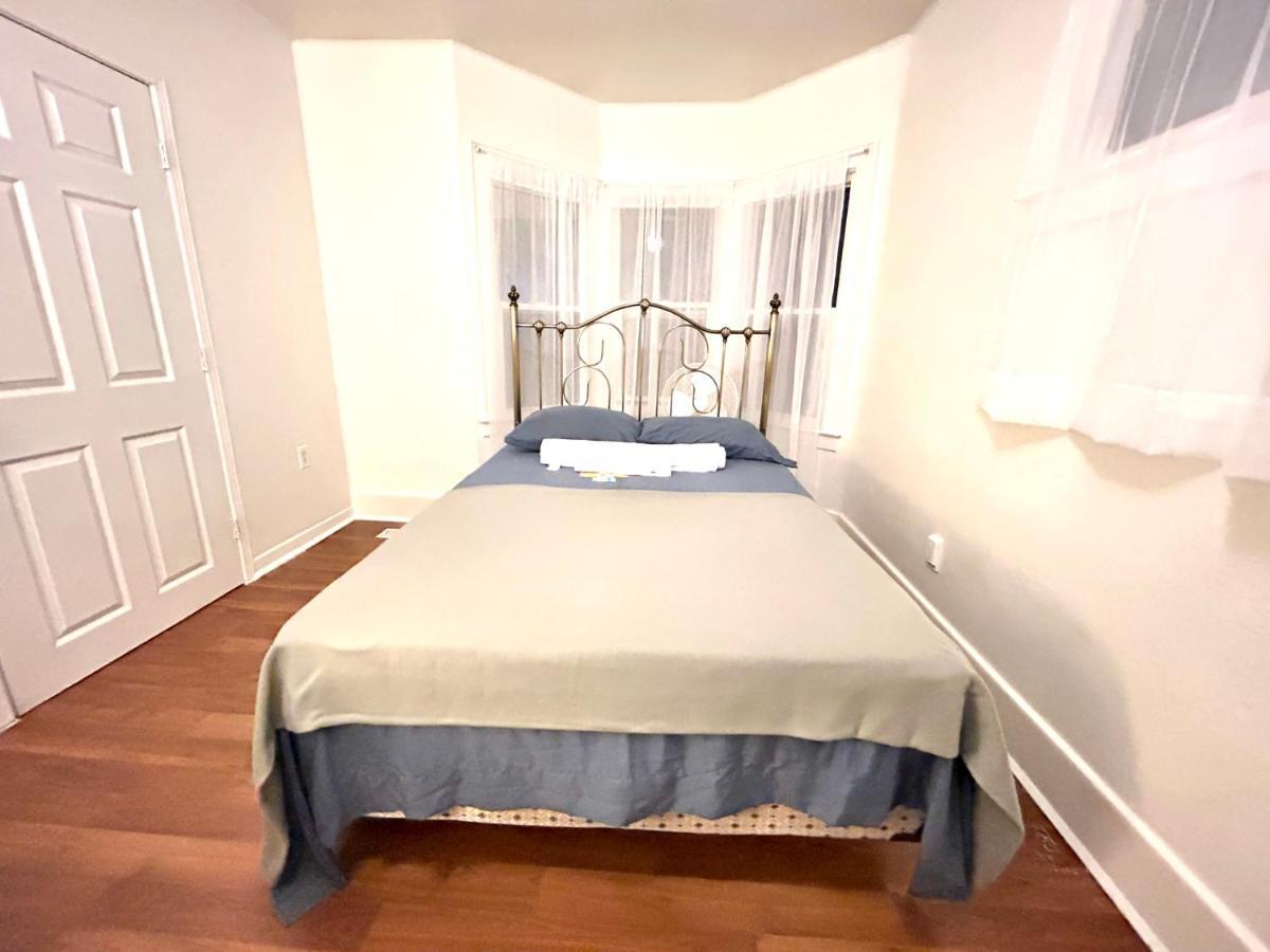 Albert Housing Уиндзор Екстериор снимка